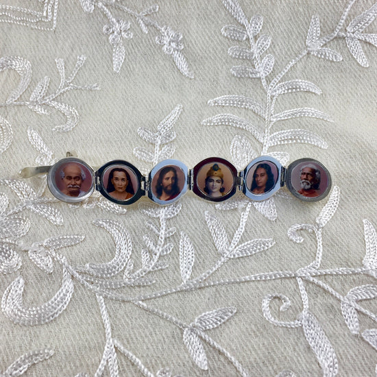 Image Title Guru Bhakti Locket